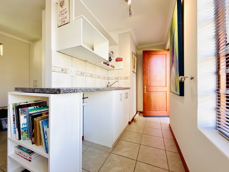 3 Bedroom Property for Sale in Sandbaai Western Cape